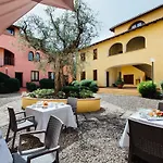 Borgo Venecca Aparthotel 3*